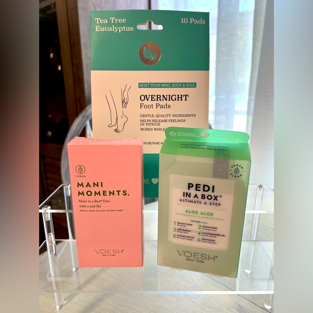 Pedi in a Box Ultimate 6 Step Aloe Aloe and Mani moments NEW